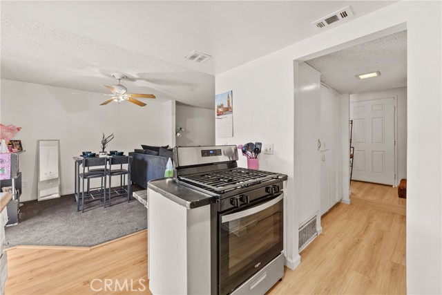 Detail Gallery Image 9 of 37 For 3700 Mountain Ave #5-C,  San Bernardino,  CA 92404 - 3 Beds | 1/1 Baths