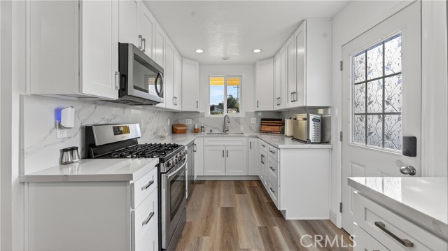 Detail Gallery Image 15 of 34 For 1107 W 210th St, Torrance,  CA 90502 - 4 Beds | 2 Baths