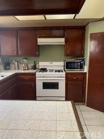 16994 Molino Drive, Victorville CA: https://media.crmls.org/medias/7f61f9f4-ee63-42c9-bcd6-263e94ff62d7.jpg