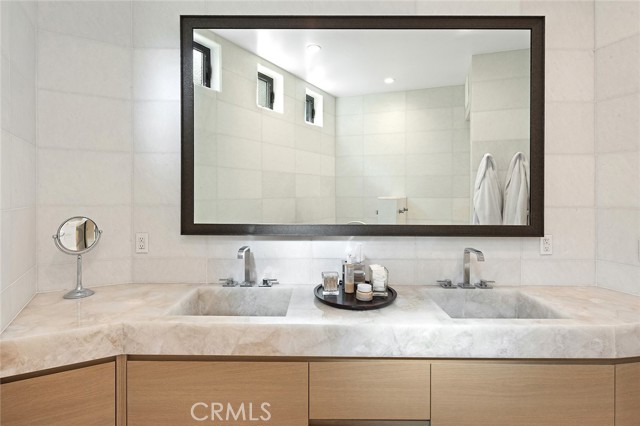 Detail Gallery Image 20 of 38 For 32 Emerald Bay, Laguna Beach,  CA 92651 - 3 Beds | 3/1 Baths