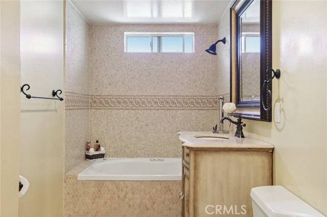 Detail Gallery Image 22 of 54 For 22015 Independencia St, Woodland Hills,  CA 91364 - 3 Beds | 2 Baths