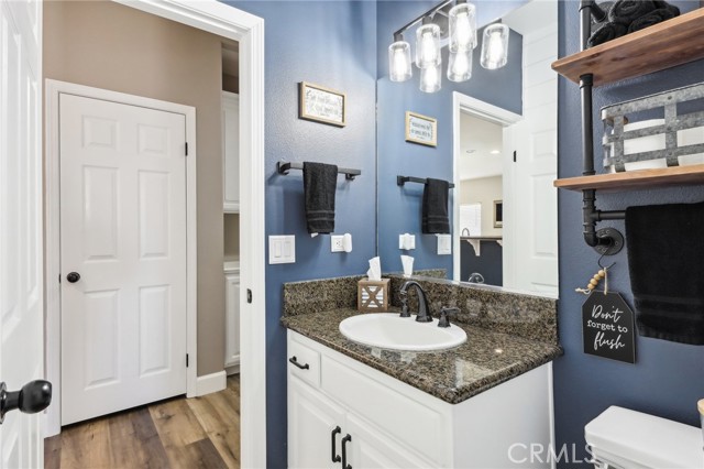 Detail Gallery Image 23 of 66 For 22141 Mustang Ct, Canyon Lake,  CA 92587 - 4 Beds | 2/1 Baths