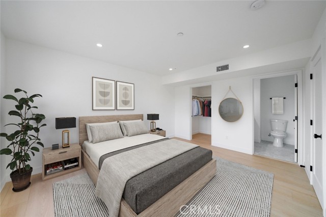 Detail Gallery Image 9 of 12 For 1334 9th St #3,  Santa Monica,  CA 90401 - 2 Beds | 2 Baths