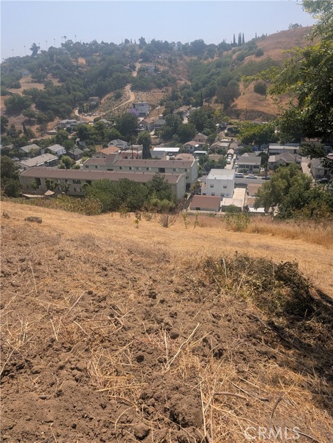 3104 Lincoln Park Avenue, Lincoln Heights CA: https://media.crmls.org/medias/7f643bfe-3d72-4dbb-8930-1372ba4ddb11.jpg