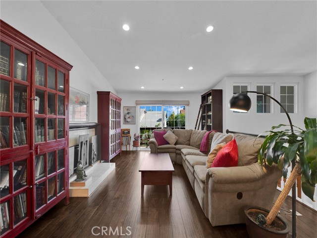 Detail Gallery Image 26 of 43 For 24527 Indian Hill Ln, West Hills,  CA 91307 - 5 Beds | 3 Baths