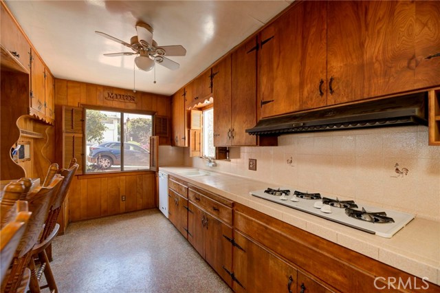 Detail Gallery Image 10 of 34 For 583 29th St, Manhattan Beach,  CA 90266 - 3 Beds | 2 Baths