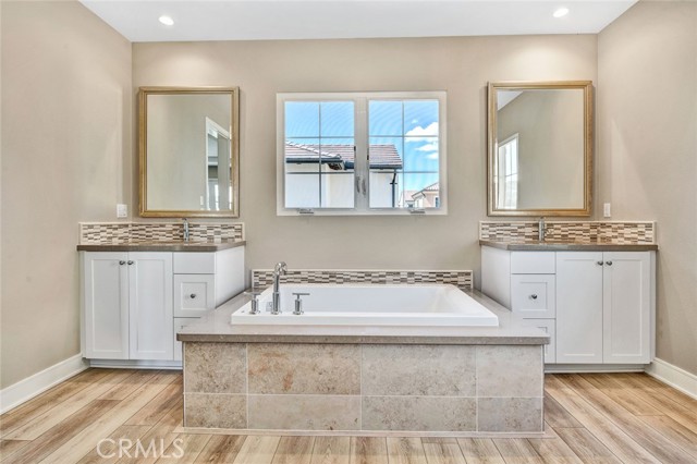 Detail Gallery Image 31 of 42 For 146 Toretta, Irvine,  CA 92602 - 4 Beds | 3 Baths