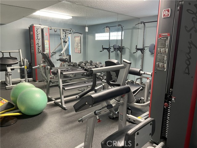 1940 N Highland Avenue, Los Angeles CA: https://media.crmls.org/medias/7f65e8d7-5e1b-4b03-9faf-221a10960a14.jpg