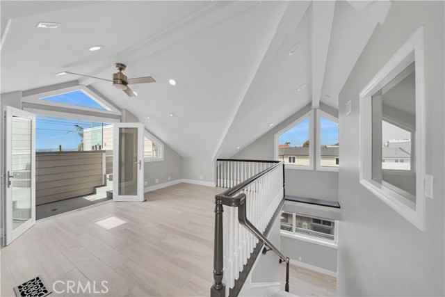 Detail Gallery Image 23 of 38 For 1717 Cliff Dr, Newport Beach,  CA 92663 - 4 Beds | 3/1 Baths