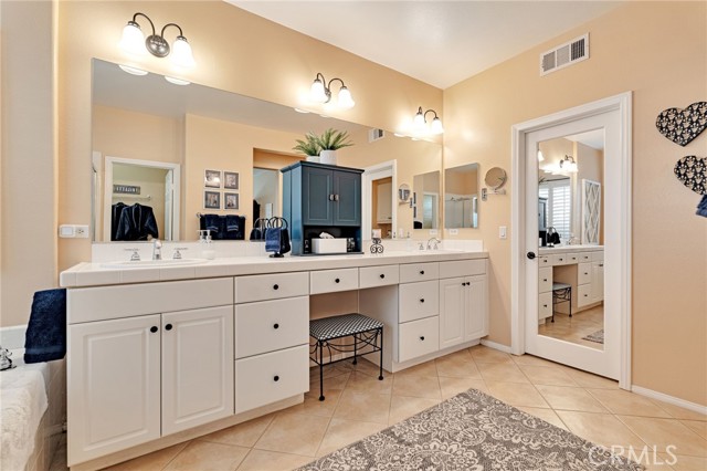 Detail Gallery Image 22 of 50 For 18845 Laurel Crest Lane, Canyon Country,  CA 91351 - 4 Beds | 3 Baths