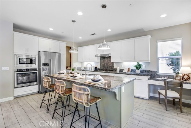 Detail Gallery Image 28 of 68 For 31454 Polo Creek Dr, Temecula,  CA 92591 - 5 Beds | 4/1 Baths