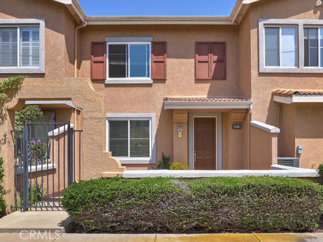 Detail Gallery Image 1 of 39 For 452 N Bloomberry #B,  Orange,  CA 92869 - 3 Beds | 2/1 Baths