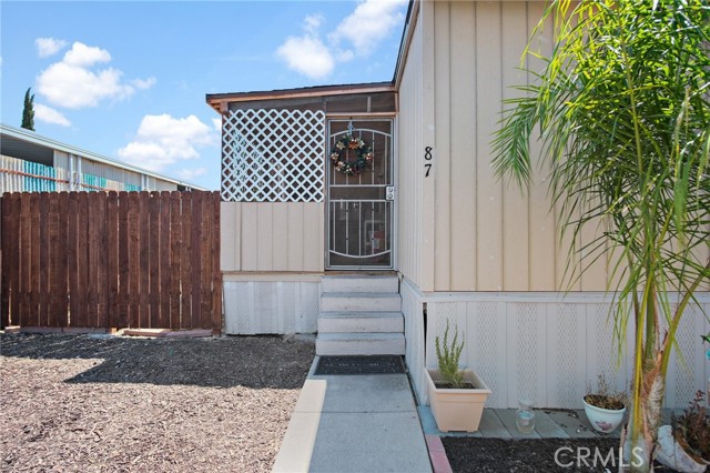 Detail Gallery Image 4 of 26 For 4837 Faith Home Rd #87,  Ceres,  CA 95307 - 4 Beds | 1/1 Baths