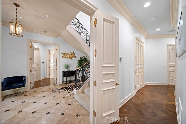 Detail Gallery Image 36 of 46 For 121 Emerald Bay, Laguna Beach,  CA 92651 - 5 Beds | 4/1 Baths