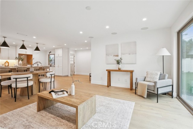 Detail Gallery Image 3 of 31 For 1147 Charleston, Costa Mesa,  CA 92626 - 4 Beds | 2 Baths