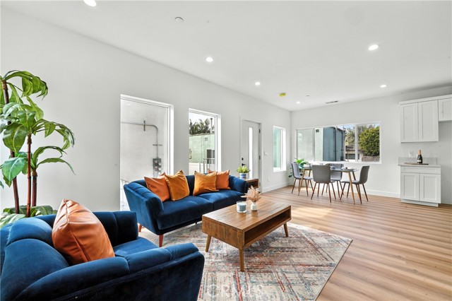3031 3033 Vineyard Avenue, Los Angeles CA: https://media.crmls.org/medias/7f697ac9-1023-4c5a-afb5-92af1b000c70.jpg
