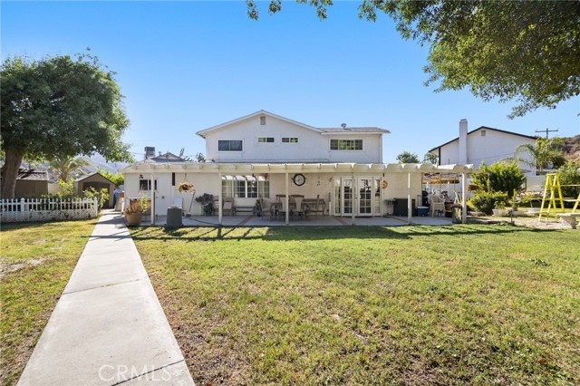 23900 Darbun Drive, Newhall CA: https://media.crmls.org/medias/7f69bb95-bd49-4b6d-8b11-8e86638375f1.jpg