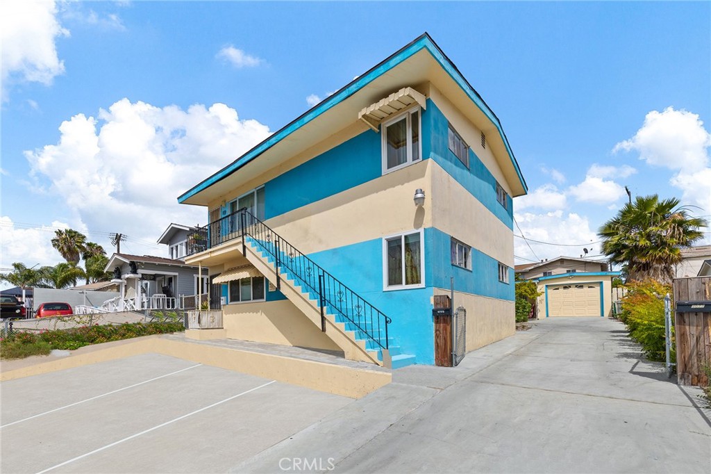 4077 Winona Avenue - photo 4