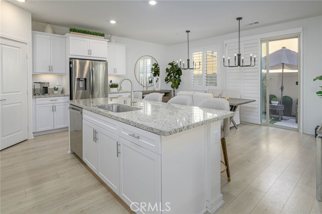 Detail Gallery Image 8 of 43 For 2242 Yuzu St, Corona,  CA 92883 - 4 Beds | 3 Baths