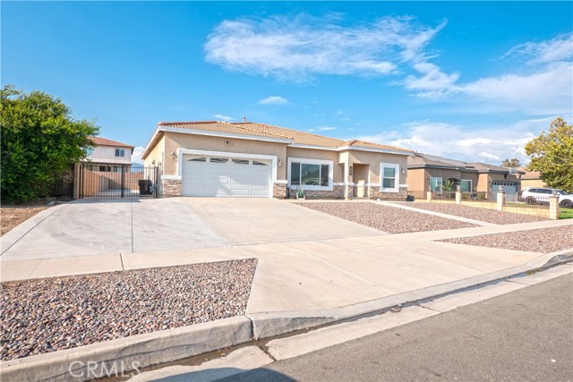 1586 W Mcwethy Street, Rialto CA: https://media.crmls.org/medias/7f6a6f60-dfd1-41fc-bca7-7eb750de301b.jpg