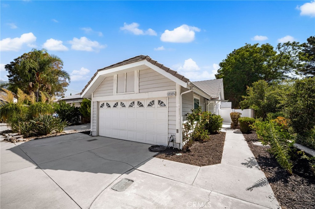 12325 Bellflower Court
