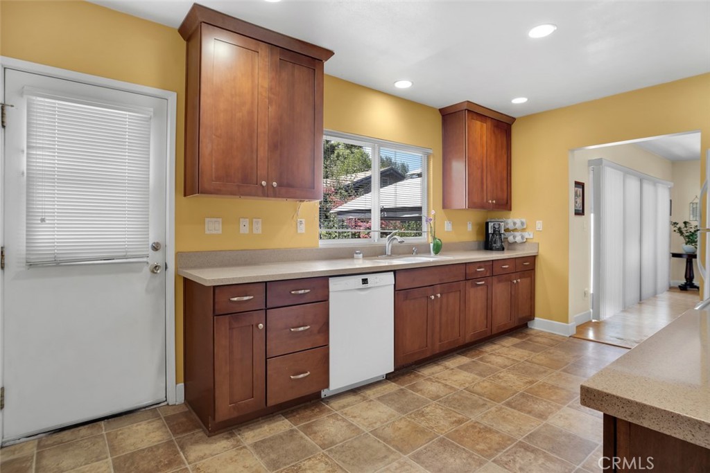 MLS #SR25159891 image #12