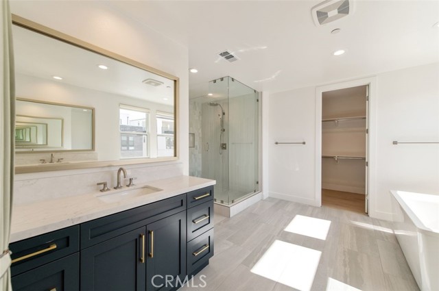 Detail Gallery Image 28 of 36 For 228 Stage, Irvine,  CA 92618 - 5 Beds | 5 Baths