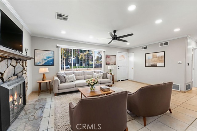 Detail Gallery Image 8 of 55 For 1030 Ventura Ave, Simi Valley,  CA 93065 - 3 Beds | 2 Baths
