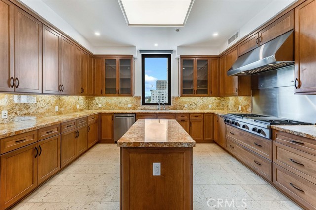 345 E Colorado Boulevard, Pasadena CA: https://media.crmls.org/medias/7f6d27f1-0f6b-4190-a8c6-3a1447f95ce4.jpg