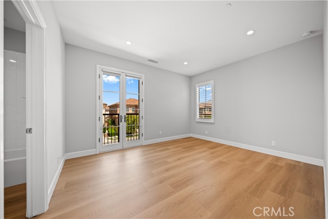 Detail Gallery Image 32 of 55 For 100 Henderson, Irvine,  CA 92620 - 4 Beds | 4/1 Baths
