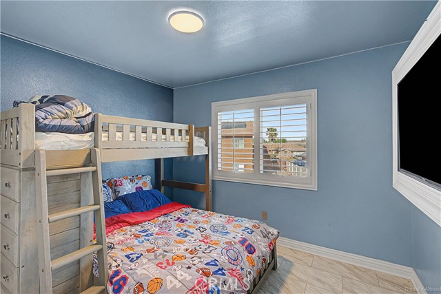 Detail Gallery Image 13 of 29 For 12714 Dorsey Ct, Victorville,  CA 92392 - 5 Beds | 3 Baths