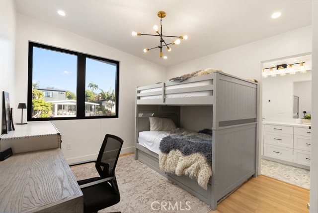 Detail Gallery Image 17 of 22 For 122 W Avenida De Los Lobos Marinos, San Clemente,  CA 92672 - 5 Beds | 4 Baths