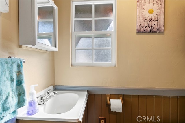 22864 Alder Lane, Crestline CA: https://media.crmls.org/medias/7f6f21c0-3d36-4234-b0d0-aed6bfdd6d9e.jpg