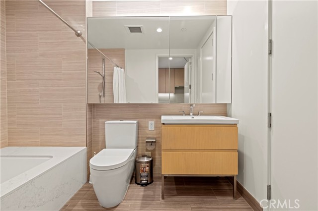 877 Francisco Street, Los Angeles CA: https://media.crmls.org/medias/7f6f4557-f28f-4617-9a78-8559877fe779.jpg