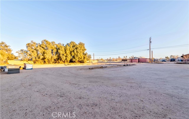 Detail Gallery Image 4 of 15 For 2471 W Main St, Barstow,  CA 92311 - 4 Beds | 2 Baths