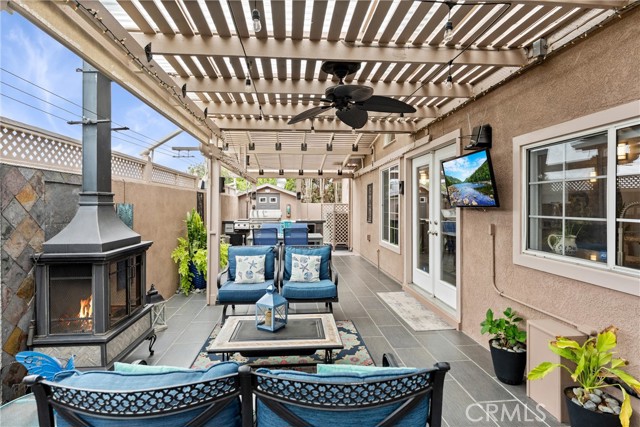 18516 Casandra Avenue, Cerritos CA: https://media.crmls.org/medias/7f724bb5-99d5-4c4b-b57b-491326c01277.jpg