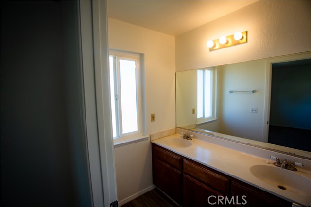 Detail Gallery Image 11 of 11 For 21090 Lone Eagle, Apple Valley,  CA 92308 - 3 Beds | 2 Baths