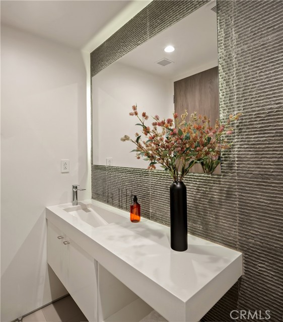 Detail Gallery Image 18 of 36 For 4242 Vantage Ave, Studio City,  CA 91604 - 5 Beds | 4/1 Baths