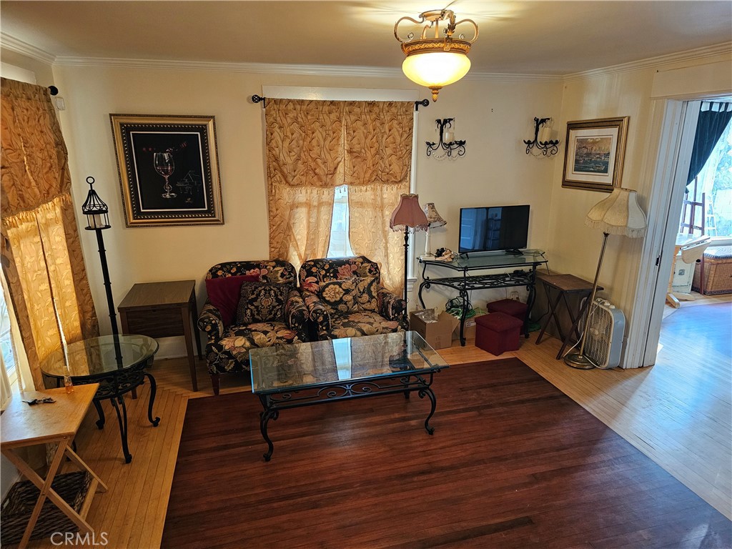 https://media.crmls.org/medias/7f7302d9-1c67-4b30-b494-31136902da55.jpg?preset=X-Large