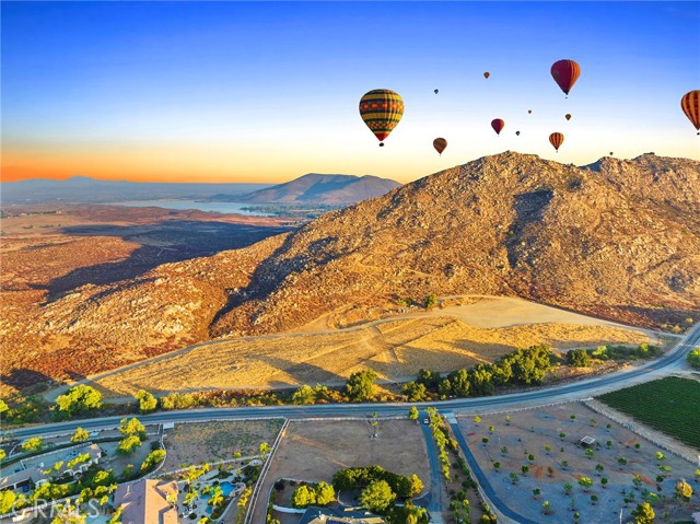 36520 E Benton Road, Temecula CA: https://media.crmls.org/medias/7f734129-8267-4819-ab15-df7d81b8990f.jpg