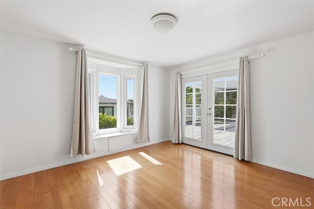 Detail Gallery Image 13 of 27 For 1320 Curtis, Manhattan Beach,  CA 90266 - 3 Beds | 2 Baths