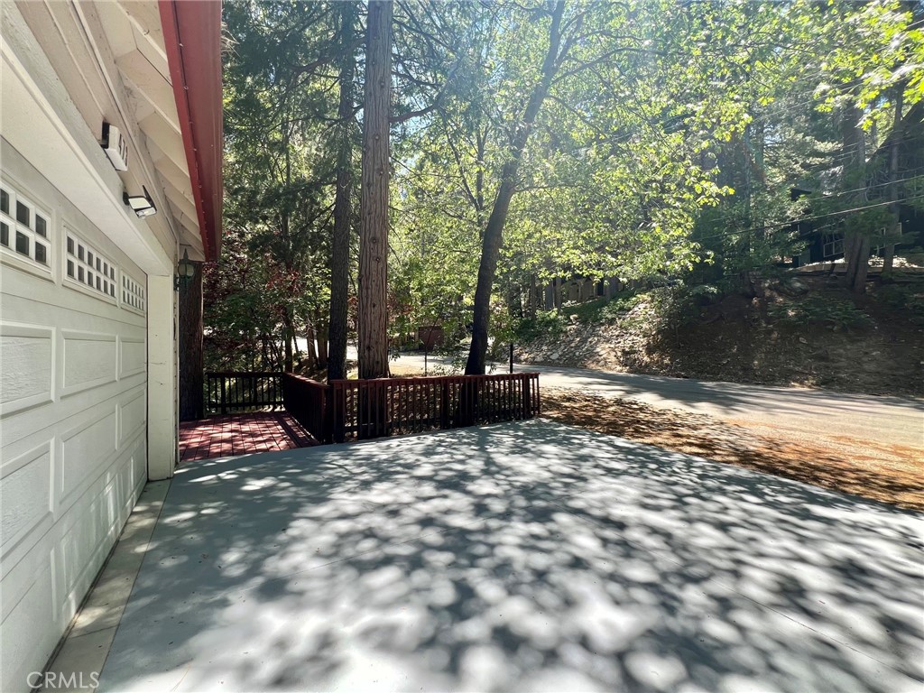 https://media.crmls.org/medias/7f744036-d0ba-4fbc-9216-964aa55c0344.jpg?preset=X-Large