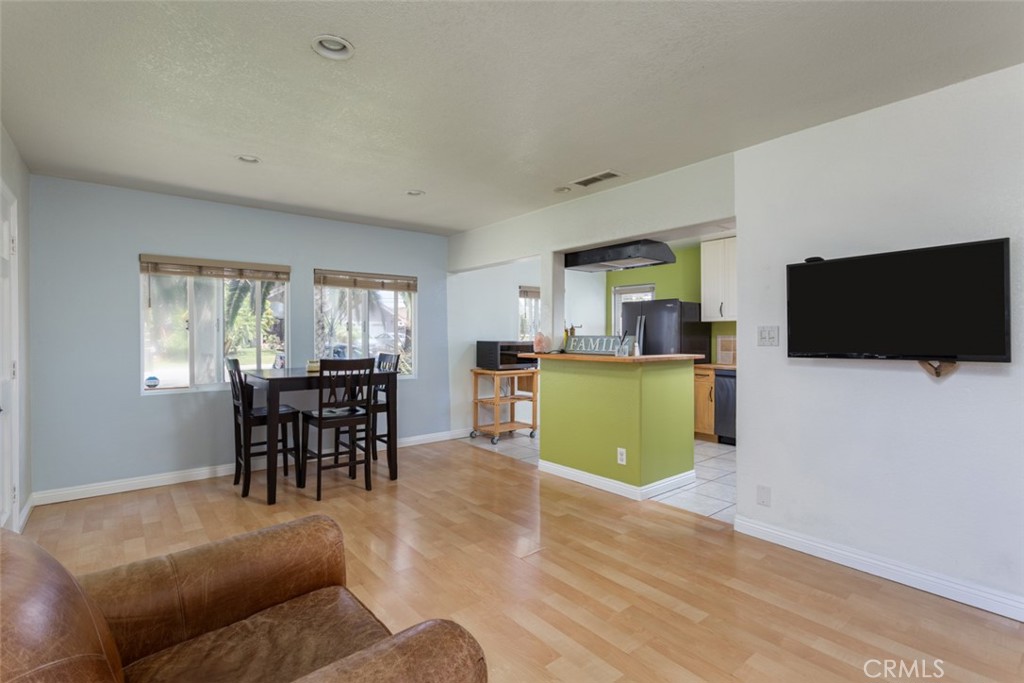 7f754777 8ba6 4161 9961 0a18844ebfa0