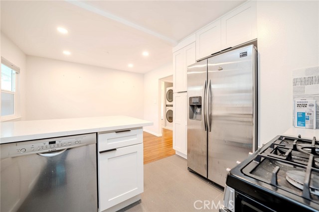 Detail Gallery Image 7 of 22 For 5841 Bowcroft, Los Angeles,  CA 90016 - 2 Beds | 2 Baths