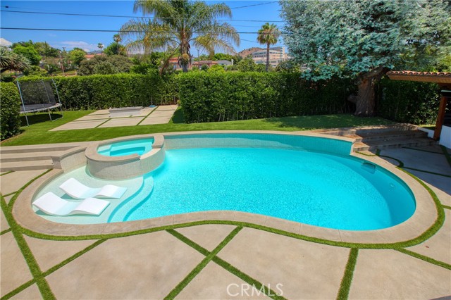 452 Woodbury Road, Glendale CA: https://media.crmls.org/medias/7f765a57-0b3b-4c43-b713-8e47c182620b.jpg