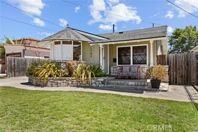 1742 253rd Street, Lomita CA: https://media.crmls.org/medias/7f76f762-ab18-4b6c-849a-e0f7388438d7.jpg