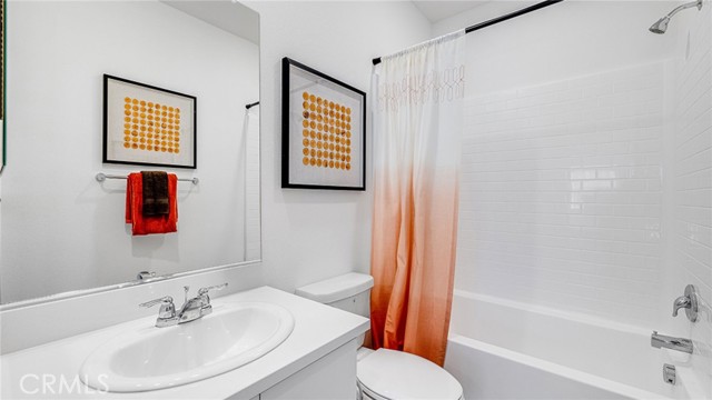 Detail Gallery Image 13 of 26 For 65247 Avenida De Paz, Desert Hot Springs,  CA 92240 - 5 Beds | 3 Baths