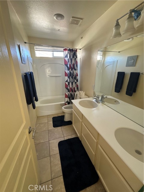 Detail Gallery Image 9 of 62 For 16545 Ukiah St, Victorville,  CA 92394 - 4 Beds | 2/1 Baths