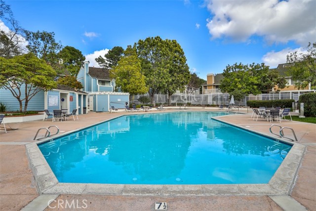 6032 Avenida De Castillo, Long Beach CA: https://media.crmls.org/medias/7f79cb02-f350-4468-940c-f7d831604de9.jpg