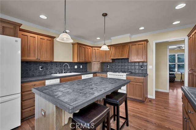 Detail Gallery Image 11 of 31 For 17120 Knollview Dr, Hidden Valley Lake,  CA 95467 - 3 Beds | 2 Baths